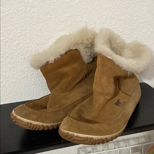 Women's Brown Suede Boots with Fur Lining